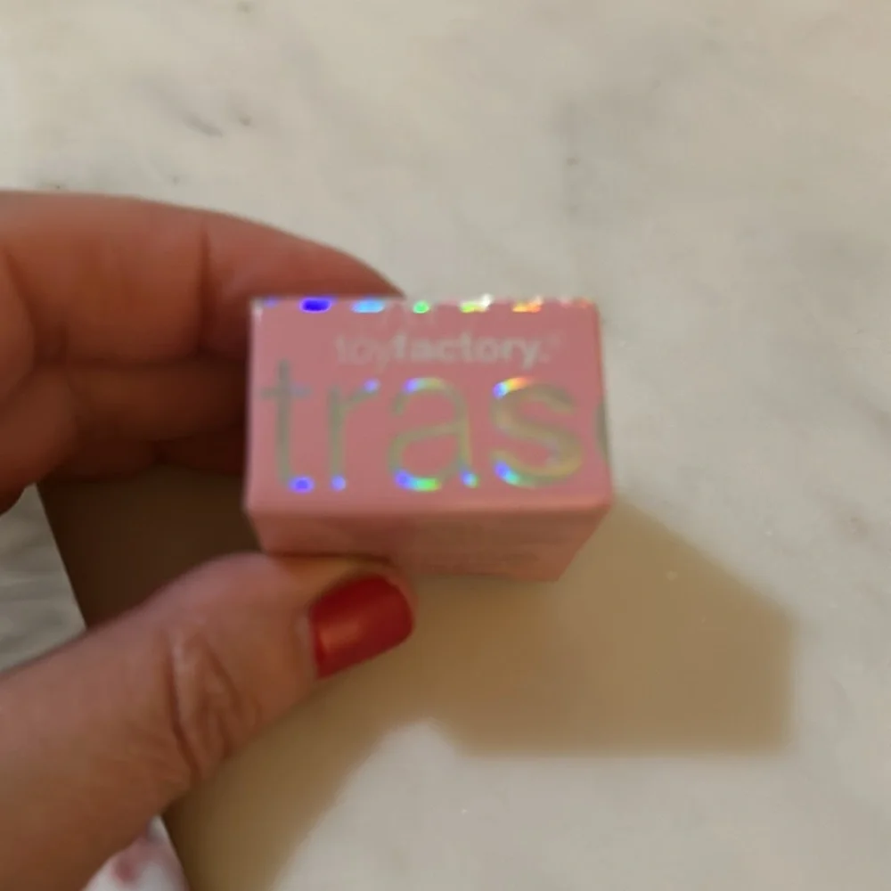 toy factory loose translucent powder